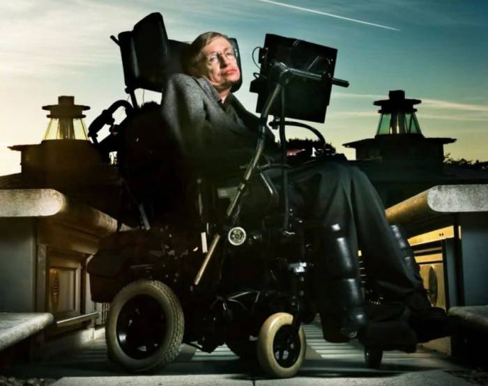 Nhà vật lý Stephen Hawking năm 2005. Ảnh: Murdo Macleod/Guardian
