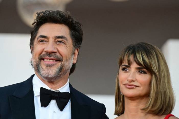 Penélope Cruz và Javier Bardem tại thảm đỏ ra mắt Bunker, tác phẩm tranh giải Sư Tử Vàng tại Liên hoan phim Venice lần 83. Ảnh: AFP