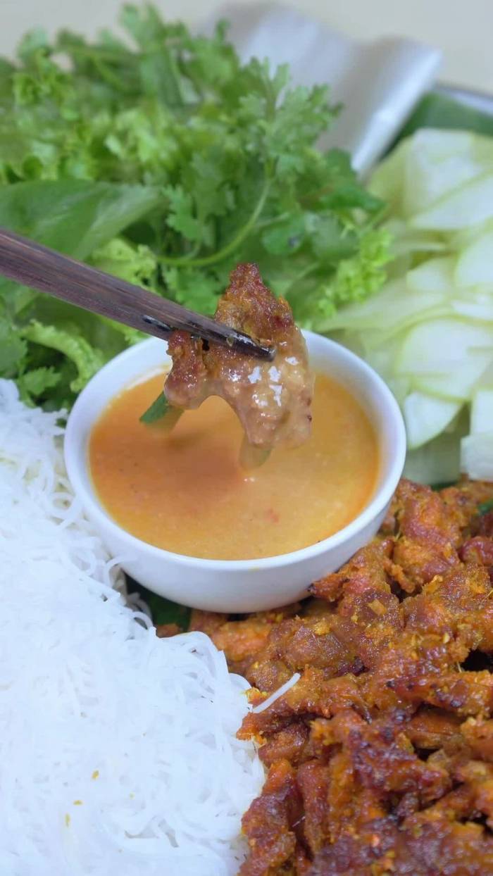 Bún chả chấm chẻo kiểu Nghệ An