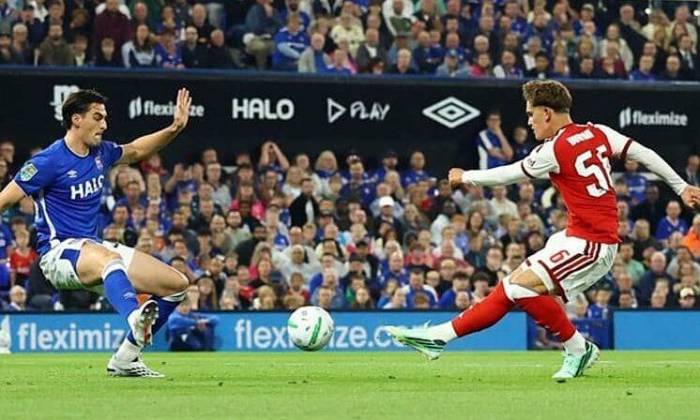 Max Downman ghi bàn mở tỷ số cho Arsenal trong trận gặp Ipswich Town trên sân Portman Road, Ipswich, Anh, vòng ba Cup Liên đoàn Anh ngày 15/9/2026. Ảnh: Reuters