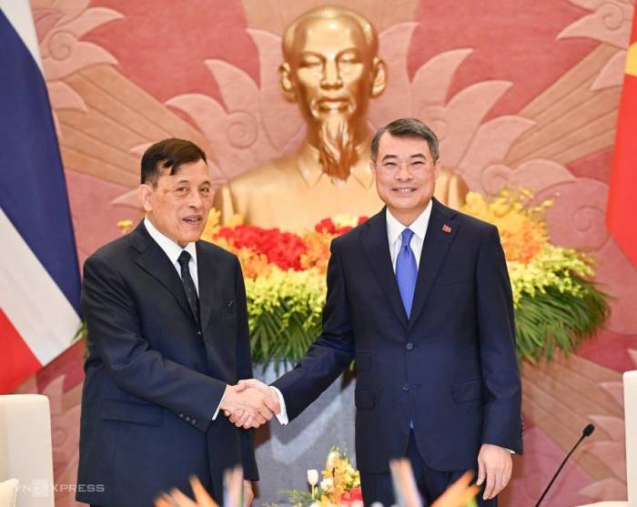 Thủ tướng Lê Minh Hưng và Quốc vương Thái Lan. Ảnh: Giang Huy