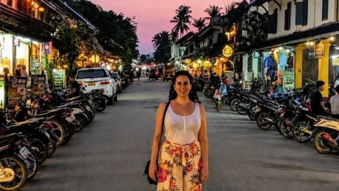 Sarah trong chuyến du lịch Lào. Ảnh: Sarah Aviram