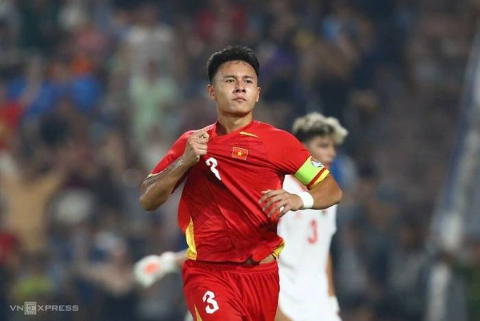 Đội trưởng Việt Nam Nguyễn Quốc Khánh (3) ăn mừng bàn gỡ hòa 1-1 trong trận thua Palestine 1-2 ở lượt hai bảng C vòng loại U20 châu Á 2027. Ảnh: Đoàn Huynh
