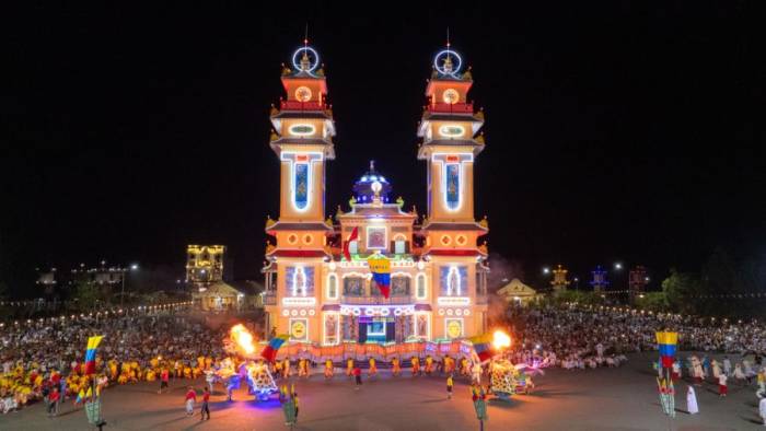 Không gian Hội yến Diêu Trì Cung tại Tòa thánh Tây Ninh. Ảnh: Sun World Ba Den Mountain