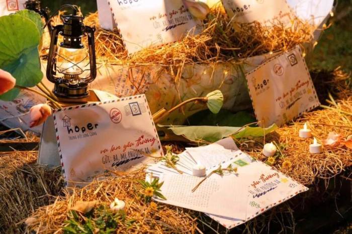 Những lá thư học sinh trường Hy Vọng gửi người thân mùa Vu Lan 2025. Ảnh: Hope school