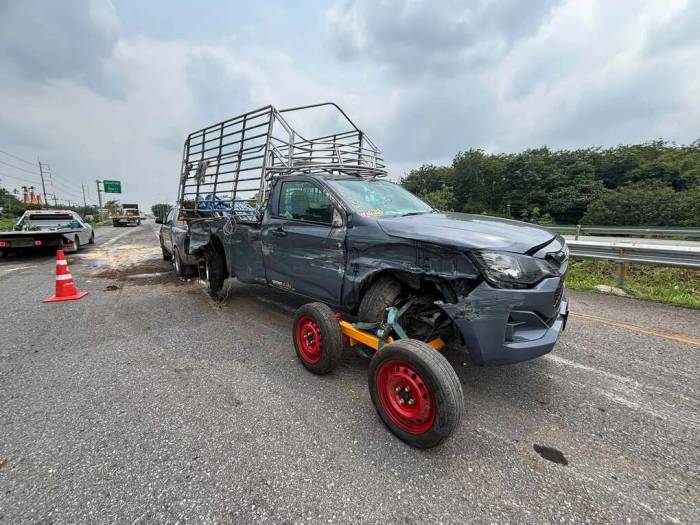 Hiện trước bán tải gặp nạn đang được cứu hộ. Ảnh: Sumanus TW