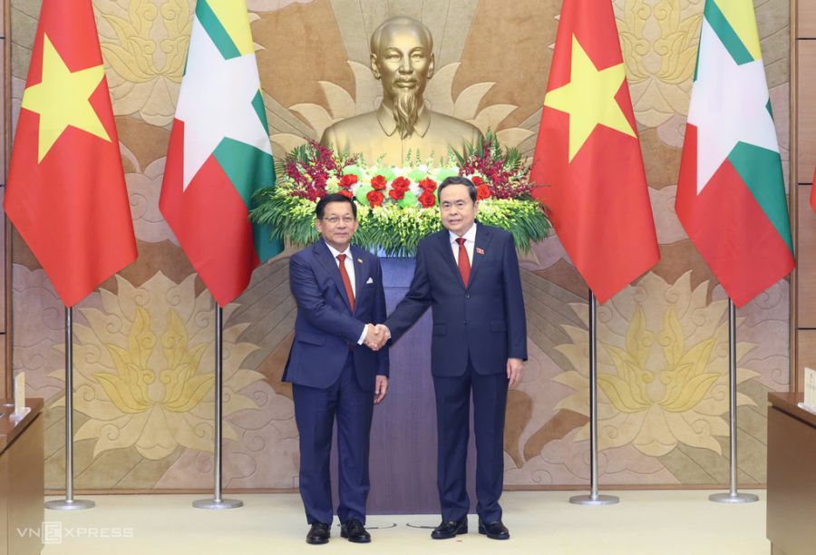 Chủ tịch Quốc hội Trần Thanh Mẫn hội kiến Tổng thống Min Aung Hlaing tại Nhà Quốc hội ngày 5/9. Ảnh: Giang Huy
