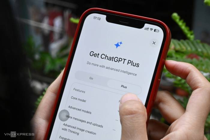 Một người dùng đang sử dụng ứng dụng AI ChatGPT. Ảnh: Trọng Đạt