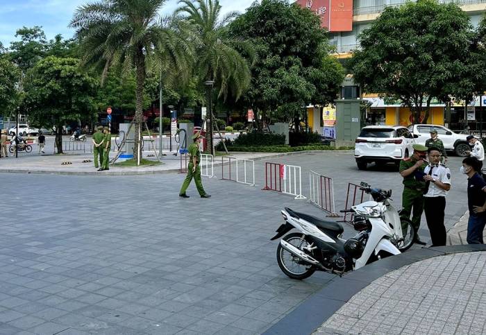 Khu vực sân của trung tâm thương mại, nơi xảy ra án mạng hồi tháng 7/2023. Ảnh: Hùng Lê