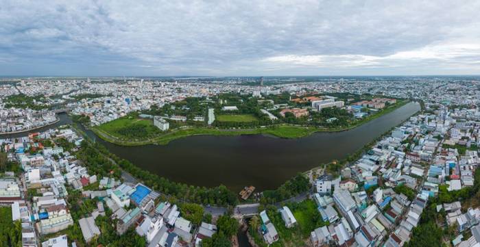 Hồ Bún Xáng ở phường Ninh Kiều khi được dọn sạch lục bình và rác thải năm 2024. Ảnh: An Bình