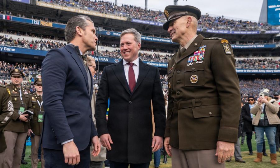 (Từ trái sang) Ông Hegseth, ông Driscoll và ông George tại Maryland, Mỹ tháng 12/2025. Ảnh: US Army