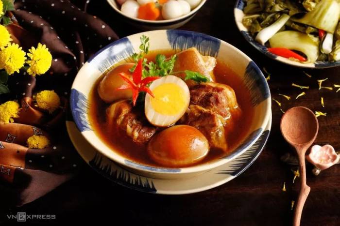 Thịt kho trứng nước dừa Nam Bộ. Ảnh: Bùi Thủy