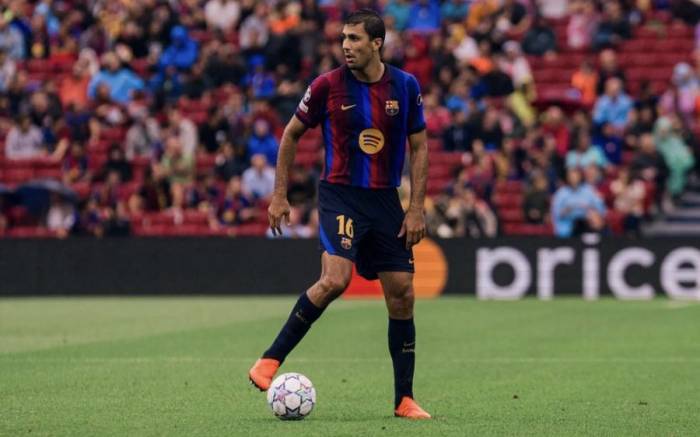 Rodri kiểm soát bóng trong trận Barca thắng Feyenoord 5-1 ở lượt đầu vòng phân hạng Champions League tại sân Camp Nou, Barcelona, Tây Ban Nha tối 9/9/2026. Ảnh: FC Barcelona