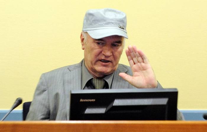 Ratko Mladic trong phiên tòa của Tòa án Hình sự Quốc tế về Nam Tư cũ (ICTY) ở The Hague, Hà Lan vào ngày 3/6/2011. Ảnh: Reuters