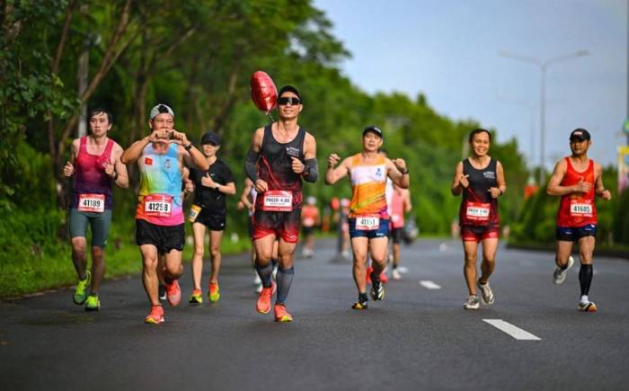 Runner thi đấu trên cung đường xanh. Ảnh: HDBank