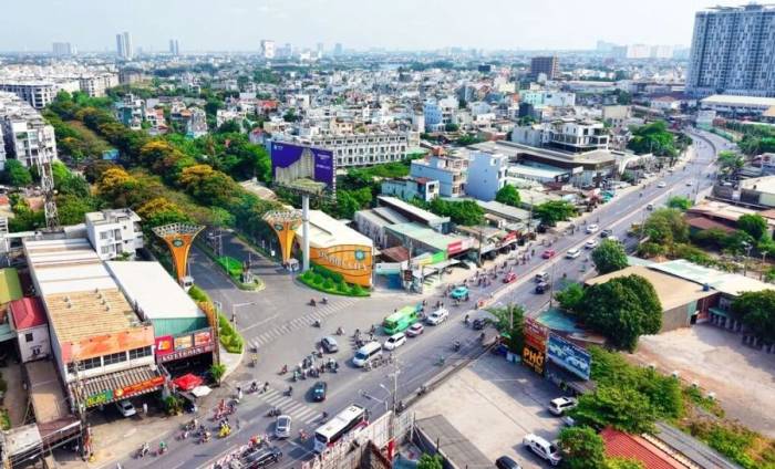 Van Phuc City nằm trên trục quốc lộ 13. Ảnh: VPG