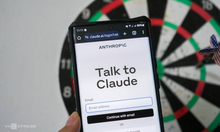 Giao diện đăng nhập chatbot AI Claude của Anthropic. Ảnh: Bảo Lâm
