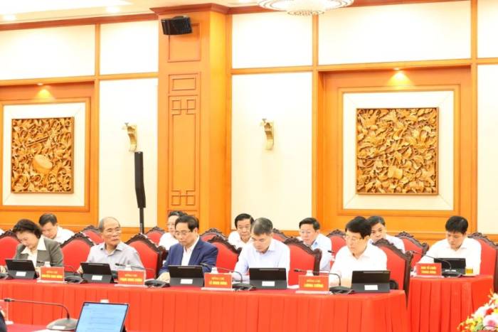 Lãnh đạo, nguyên lãnh đạo Đảng, Nhà nước dự phiên họp sáng 17/9. Ảnh: Cổng TTĐT Đảng Cộng sản VN