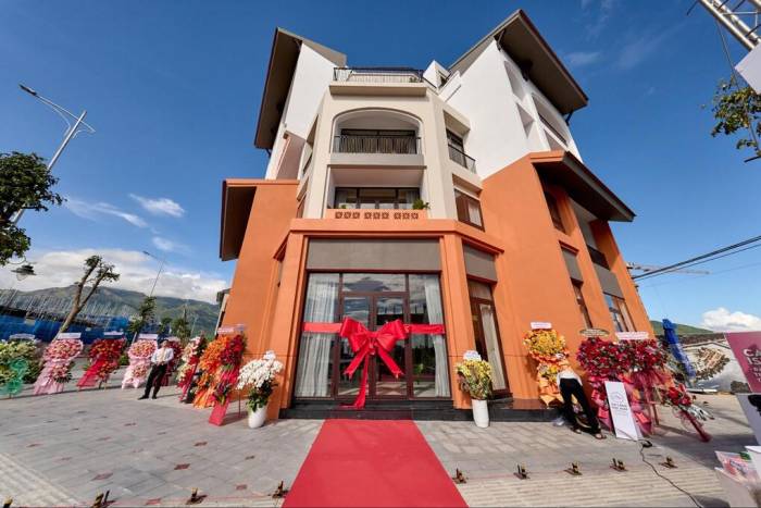 Căn mẫu shophouse The Elite quy mô 5 tầng đón khách đến trải nghiệm thực tế. Ảnh: Ánh Dương