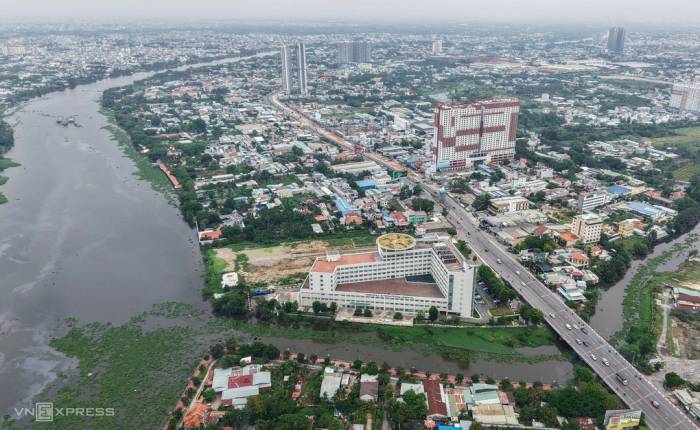 Hiện trạng đường ven sông Sài Gòn, đoạn qua tỉnh Bình Dương Cũ, tháng 5/2026. Ảnh: Quỳnh Trần
