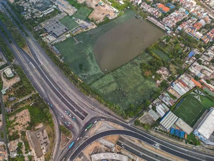 Khu vực xây dựng ga Thủ Thiêm của metro Bến Thành - Thủ Thiêm, ngày 28/4. Ảnh:Quỳnh Trần
