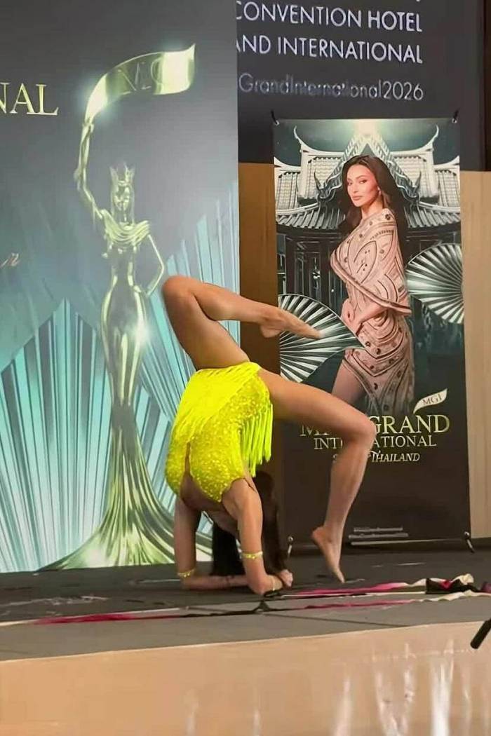 Phần thi nhảy kết hợp nhào lộn của mỹ nhân Cộng hòa Czech tại Miss Grand International