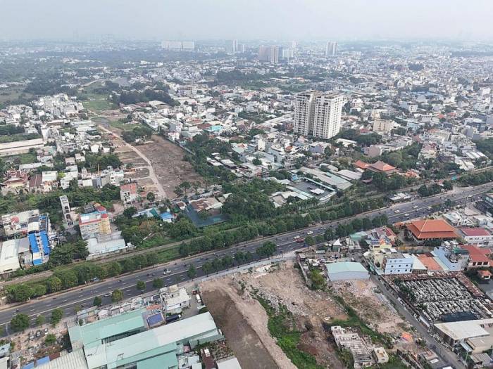 Khu vực nút giao Vành đai 2 - Phạm Văn Đồng được chuẩn bị mặt bằng để chuẩn bị thi công. Ảnh: Giang Anh