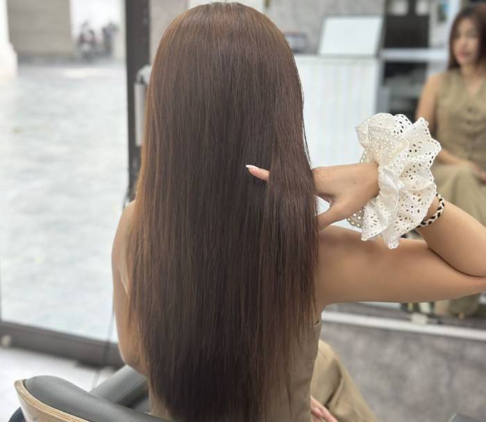 Hạn chế sử dụng hóa chất và tạo kiểu giúp giảm gãy rụng tóc. Ảnh minh họa: Ngọc Phạm