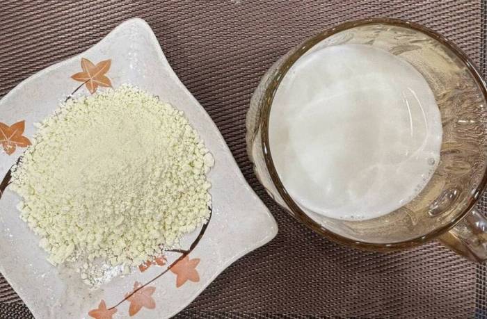 Sữa bò pha chứa khoảng 8 g protein trong mỗi cốc. Ảnh: Anh Chi