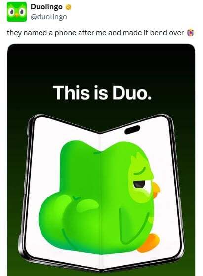 Ảnh cầm iPhone Duo của Apple bị nghi photoshop - 1