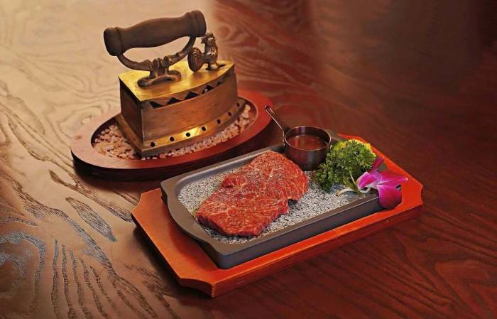 Thịt bò H Mông được chế biến thành món ăn tại một nhà hàng ở Hà Nội. Ảnh: 