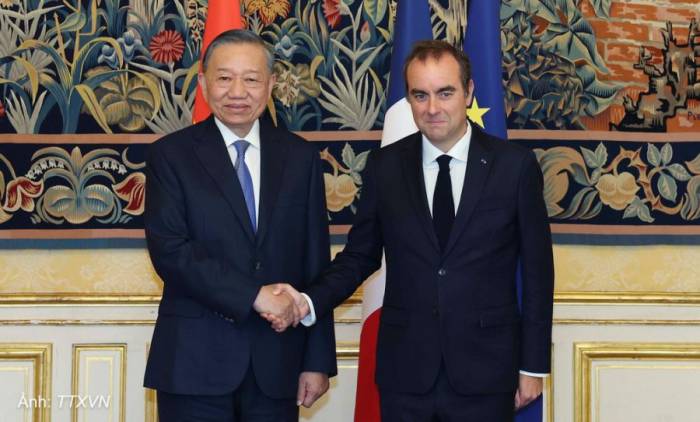 Tổng Bí thư, Chủ tịch nước Tô Lâm gặp Thủ tướng Sebastien Lecornu ngày 10/9 tại Paris. Ảnh: TTXVN
