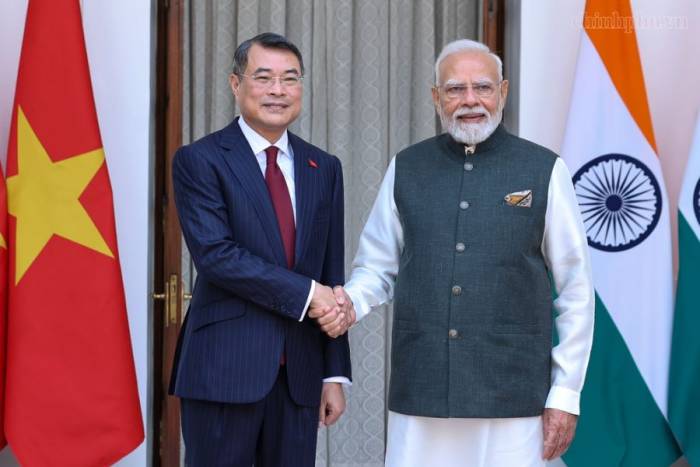 Thủ tướng Lê Minh Hưng và Thủ tướng Ấn Độ Narendra Modi chụp ảnh chung trước hội đàm. Ảnh: chinhphu.vn