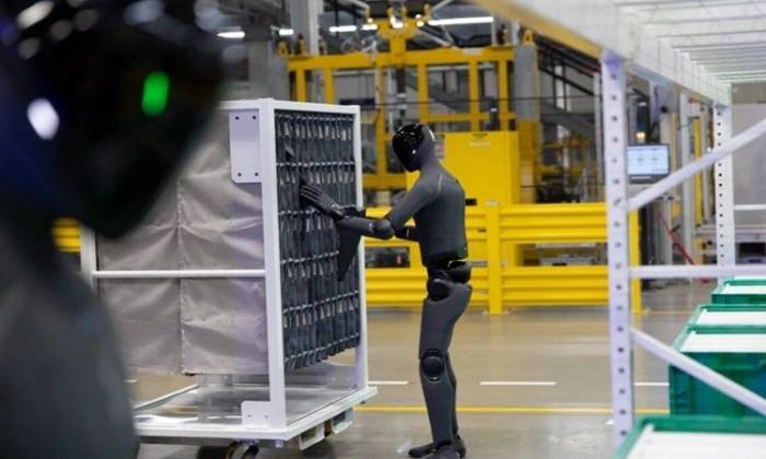 Robot của Figure AI làm việc tại nhà máy BMW. Ảnh: BMW