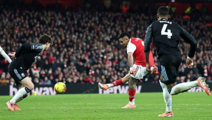 Gabriel Jesus ghi bàn trong trận Arsenal – Aston Villa trên sân Emirates, London, Anh ngày 30/12/2025. Ảnh: Reuters