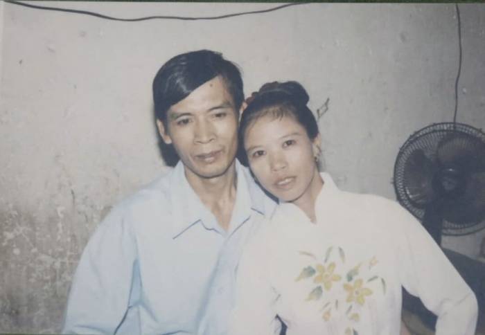Ảnh cưới của chị Phan Thị Tuyết và anh Hoài Minh năm 2000. Ảnh: Trung tâm điều dưỡng thương binh Nghệ An