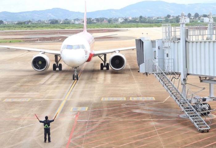Chuyến bay quốc tế đầu tiên trở lại Liên Khương có 137 hành khách. Ảnh: Chi Yêng