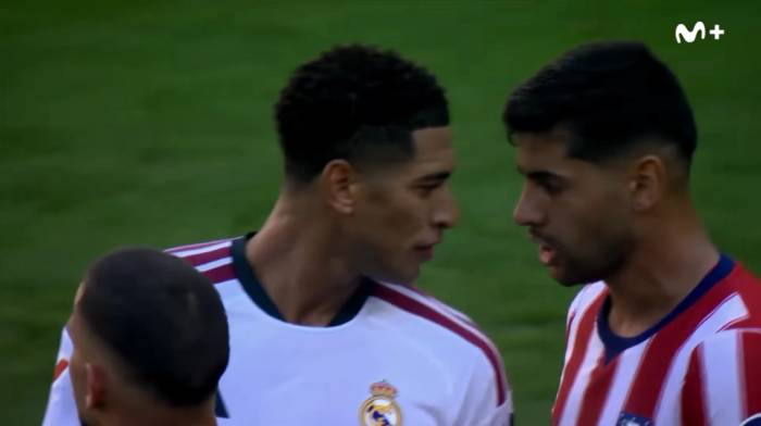 Màn khẩu chiến giữa Jude Bellingham và Cristian Romero (phải) trong trận Atletico Madrid – Real Madrid trên sân Metropolitano, Madrid, Tây Ban Nha ngày 20/9/2026. Ảnh: Movistar+