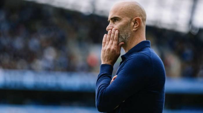 HLV Enzo Maresca phản ứng trong trận. Ảnh: Man City