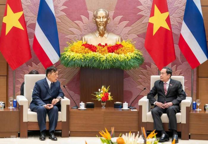 Chủ tịch Quốc hội Trần Thanh Mẫn hội kiến với Quốc vương Thái Lan. Ảnh: Giang Huy
