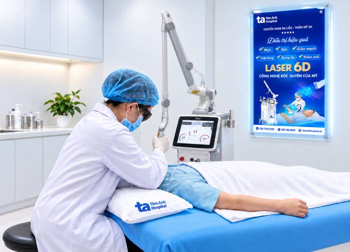 Bác sĩ sử dụng laser pico để điều trị bớt cho Thắng. Ảnh: Bệnh viện Đa khoa Tâm Anh
