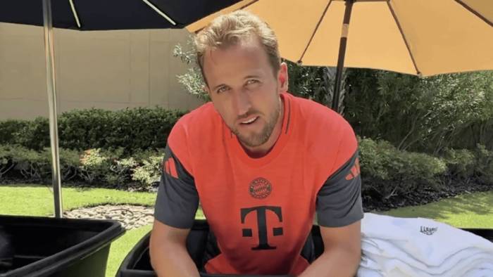 Harry Kane đứng trong một thùng rác chứa đầy đá lạnh sau trận Bayern Munich – Auckland City ở FIFA Club World Cup 2025. Ảnh: Bayern Munich