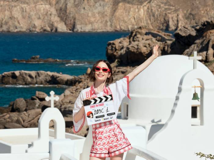 Một cảnh quay trong phim Emily ở Paris. Ảnh: Netflix