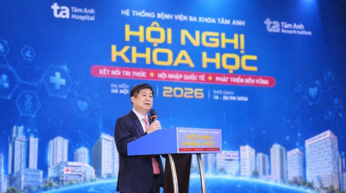 Ông Đinh Anh Tuấn, Cục trưởng Cục Bà mẹ và Trẻ em, Bộ Y tế, đánh giá cao vai trò của các hội nghị khoa học chuyên sâu về y học bào thai, nơi trao đổi và chia sẻ kinh nghiệm, kiến thức từ quốc tế và các bệnh viện hàng đầu ở Việt Nam. Ảnh: Bệnh viện Đa khoa Tâm Anh
