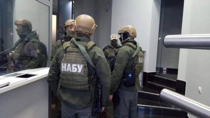Các đặc vụ NABU khám xét Cơ quan Thu hồi và Quản lý Tài sản nhà nước  (ARMA) năm 2019. Ảnh: UNIAN