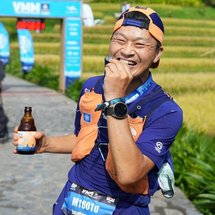Lim mừng sau khi về nhất 100miles VMM 2026. Ảnh: VMM