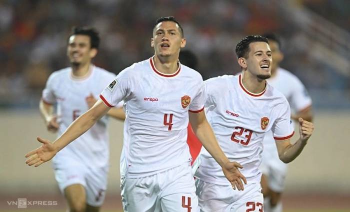 Trung vệ Jay Idzes (4) mừng bàn mở tỷ số trong trận Indonesia thắng Việt Nam 3-0 ở lượt bốn vòng loại hai World Cup 2026 - khu vực châu Á, tại sân Mỹ Đình ngày 26/3/2024. Ảnh: Giang Huy