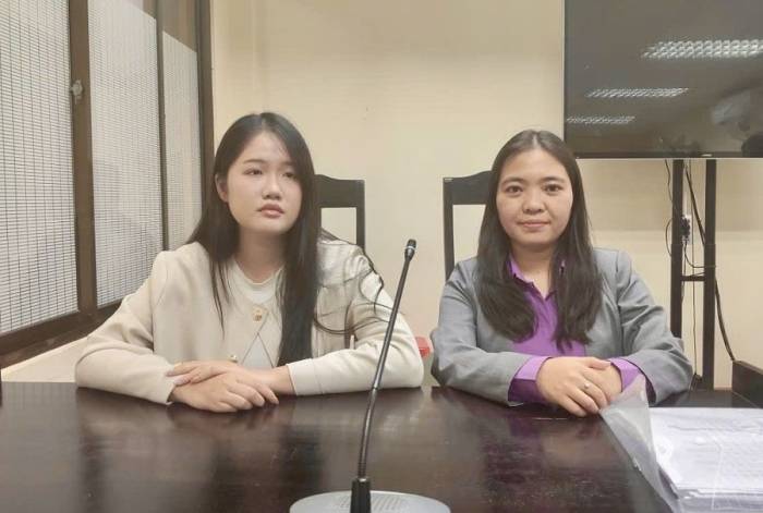 Choco Trúc Phương và người đại diện tại tòa hôm nay. Ảnh: Bình Nguyên