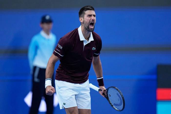 Novak Djokovic mừng chiến thắng trước Nuno Borges ở vòng một đơn nam Trung Quốc Mở rộng, tại Bắc Kinh ngày 30/9/2026. Ảnh: AP