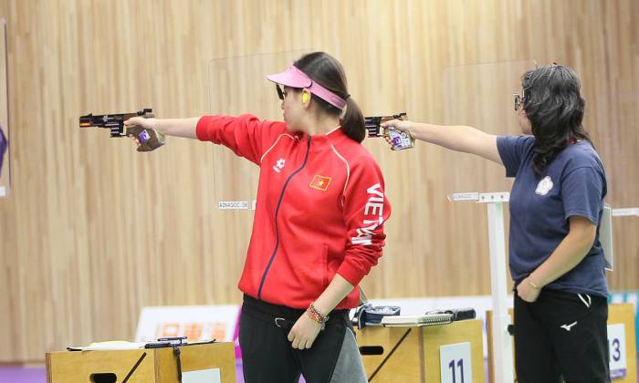 Trịnh Thu Vinh thi vòng loại 25m súng ngắn nữ tại ASIAD 2026 ở tỉnh Aichi, Nhật Bản ngày 27/9/2026. Ảnh: Quý Lượng